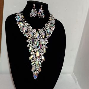 Equisite Jewelry-Necklace & Earrings